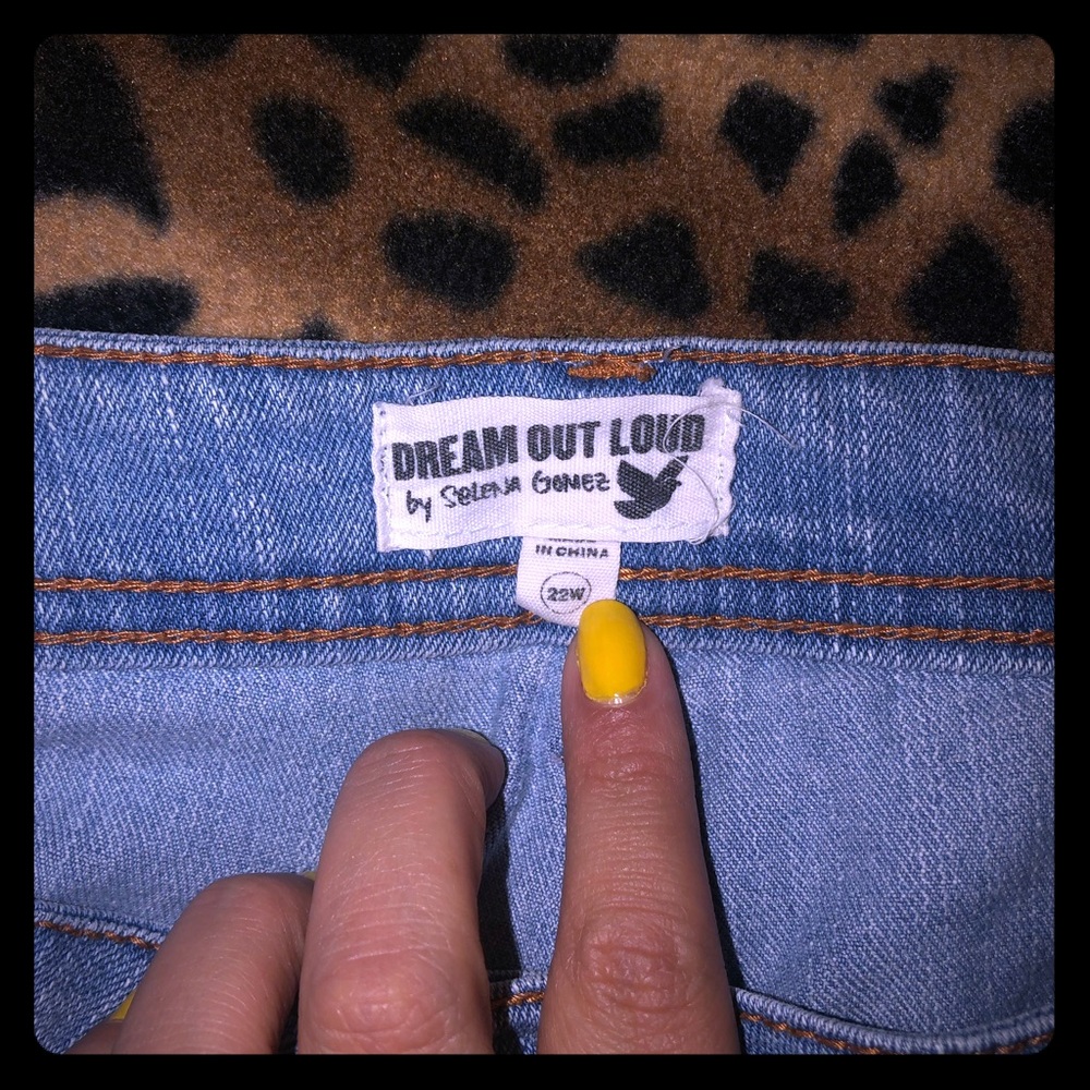 Faded skinny blue skinny jeans/ Selena Gomez